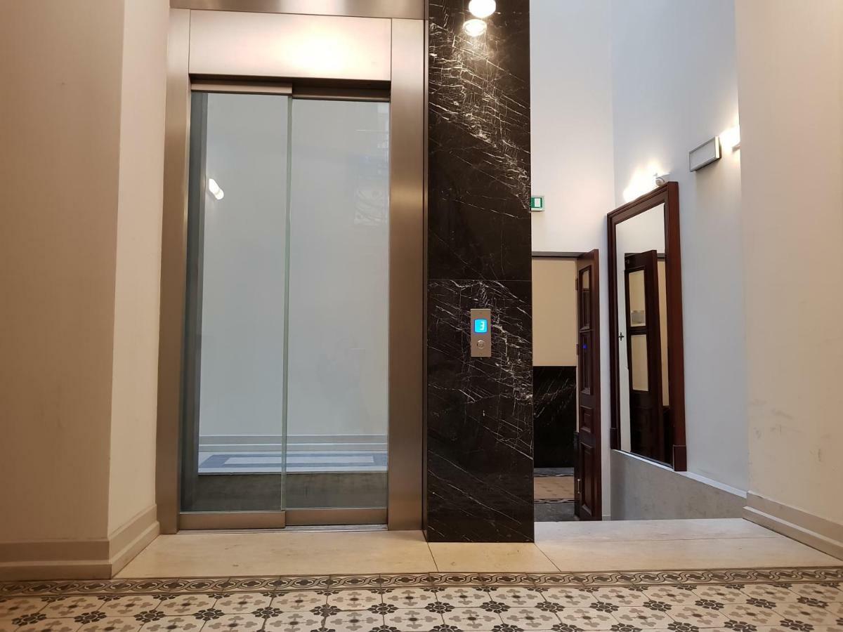 Old Town Brigue Apartment By Otium Krakow Ngoại thất bức ảnh